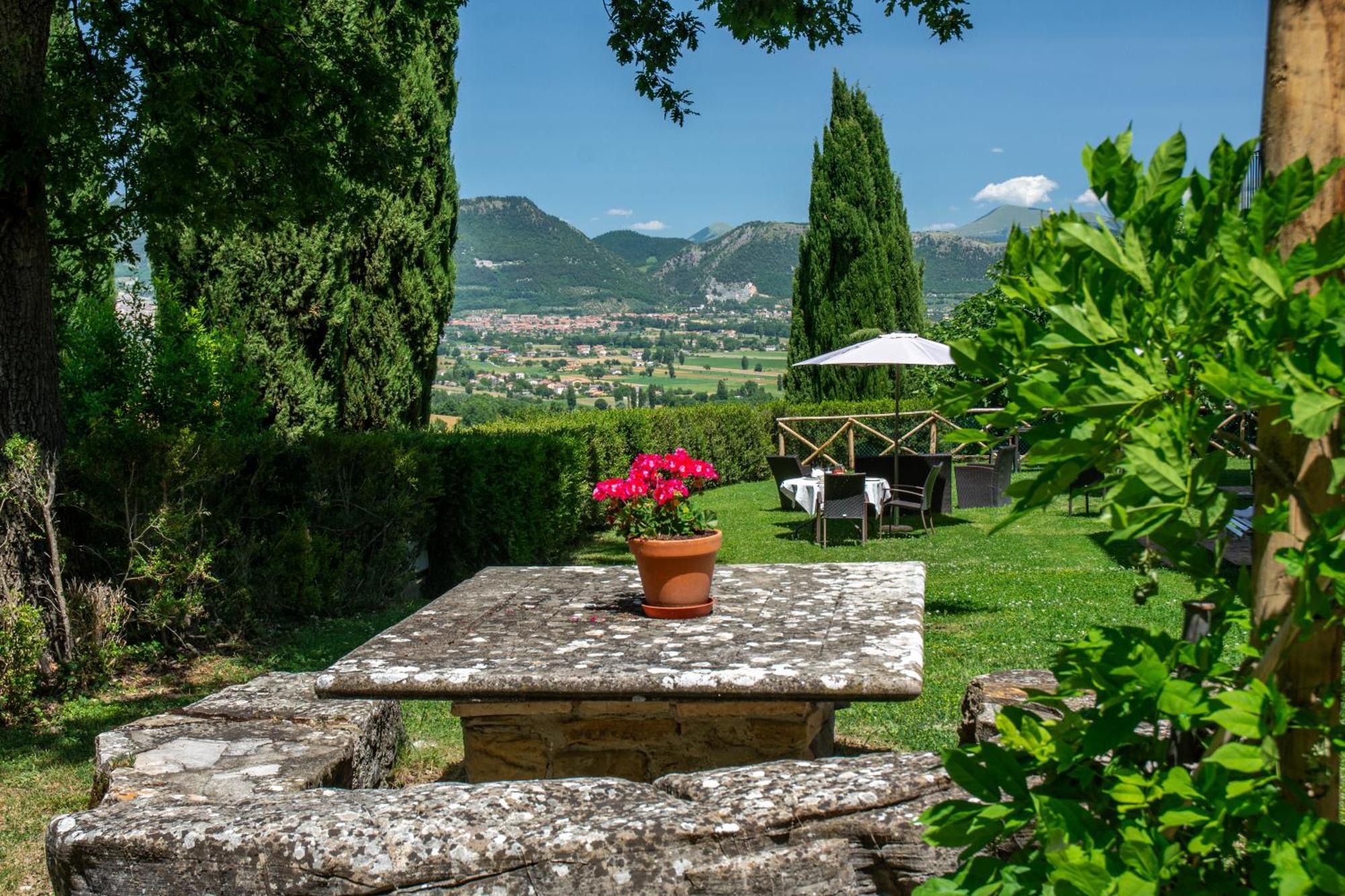 Antica Residenza Montereano Villa Gubbio Exteriör bild